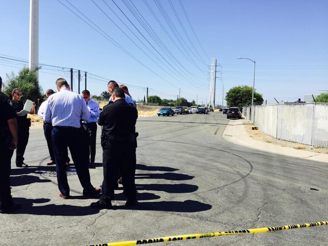 Sacramento County sheriff’s investigators on Aug. 15, 2017, at the scene of a fatal shooting at an auto repair shop on 52nd Avenue in Sacramento. On April 2, 2026, Cansio Santiago Ramirez was sentenced for the shooting death of Arnulfo Soto at the repair shop.